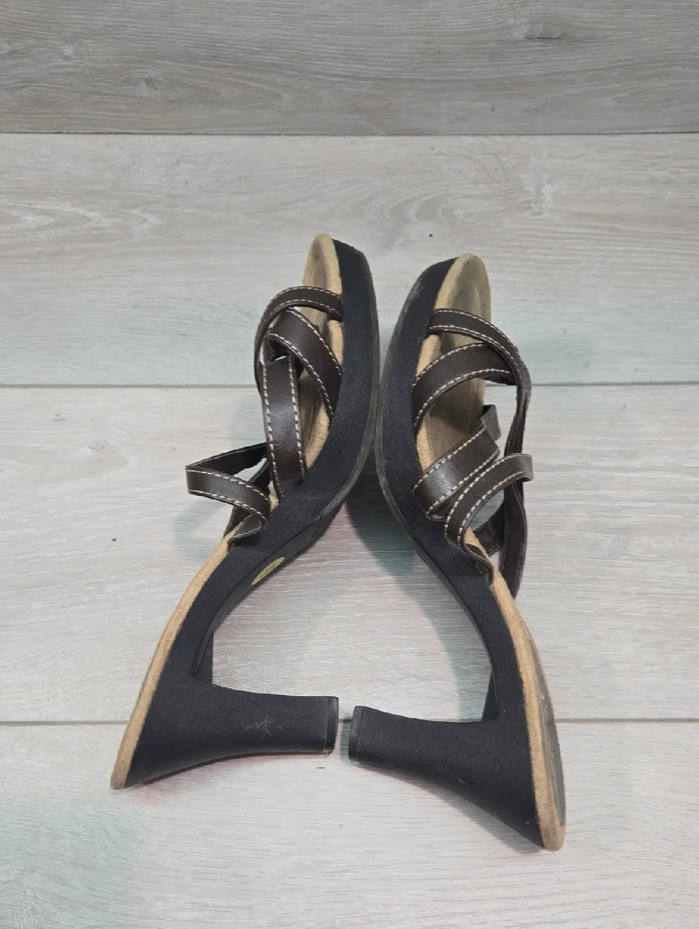 Vintage H T Cakes Y2K Women's Brown Strappy Heeled Sandals Thong Shoes Sz 9.5M